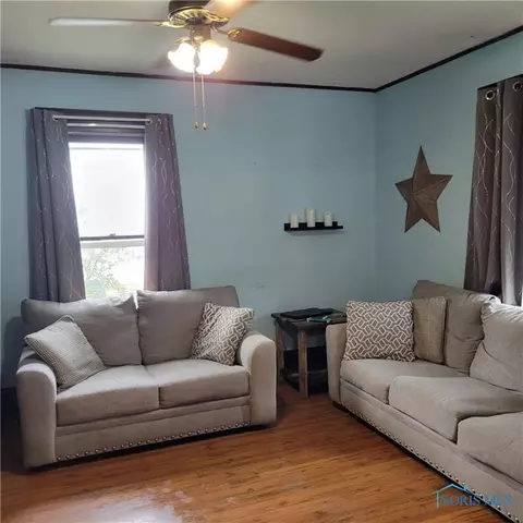 511 W Johnson St, Upper Sandusky, OH 43351 photo 2