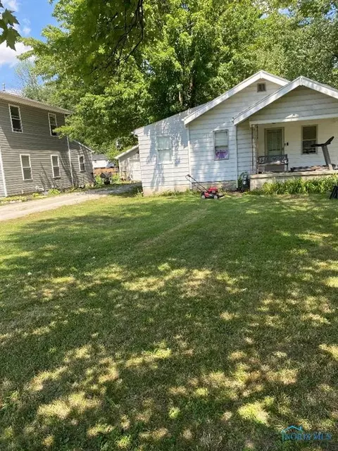 1318 Ogontz Ave, Toledo, OH 43614