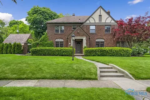 2295 Orchard Rd, Ottawa Hills, OH 43606