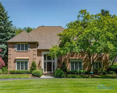 2728 Westchester Rd, Ottawa Hills, OH 43615