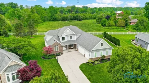 9748 Fairmeadows Ln, Whitehouse, OH 43571