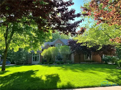413 Snow Trail Dr, Findlay, OH 45840