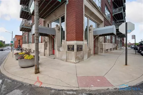 745 Washington St #204, Toledo, OH 43604