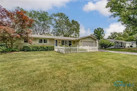 4828 Weldwood Ln, Sylvania, OH 43560