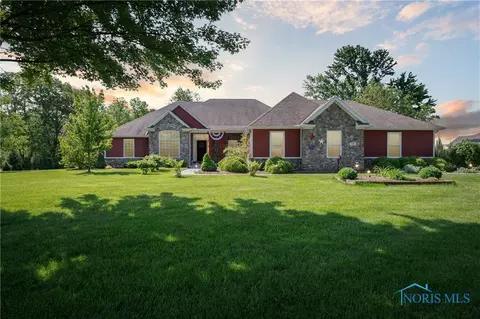 743 W Front St, Pemberville, OH 43450