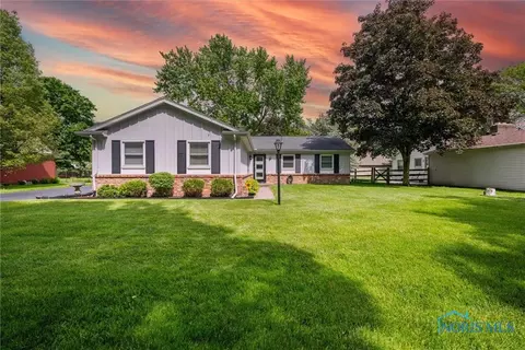 2305 Winterset Dr, Toledo, OH 43614