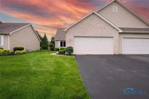 1446 Riverwalk Ct #6, Waterville, OH 43566