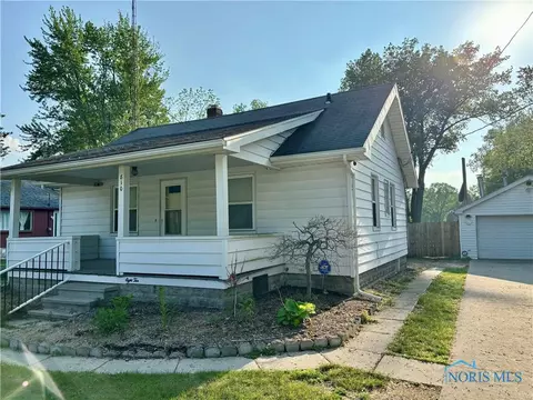 810 Culley Rd, Holland, OH 43528