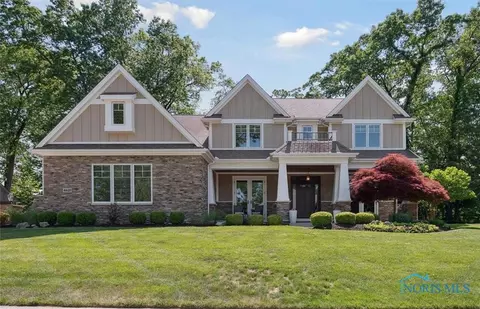 4621 Crosstick Ct, Sylvania, OH 43560