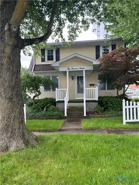 112 S Lake St, Carey, OH 43316