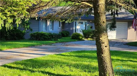 5235 Kellogg Rd, Toledo, OH 43615