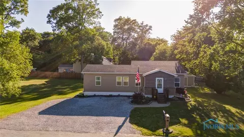 4745 Corregidor Dr, Sylvania, OH 43560