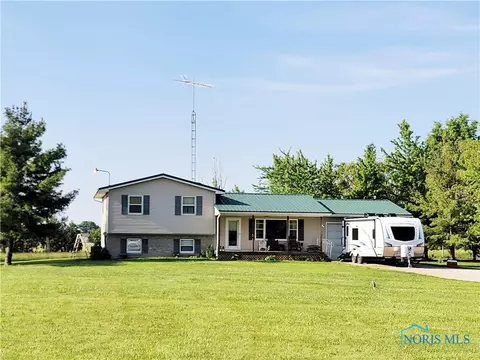 1217 Middleton Pike, Luckey, OH 43443