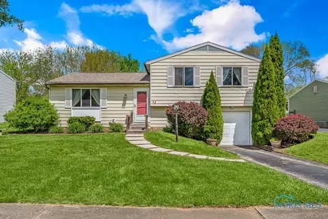 6008 E Pembridge Dr, Toledo, OH 43615