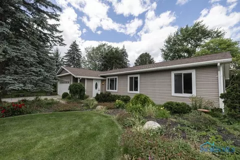 409 Chesterfield Ln, Maumee, OH 43537