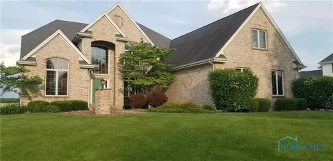 25980 Wood Creek Rd, Perrysburg, OH 43551