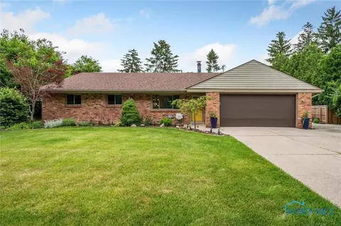 5360 Elmer Dr, Toledo, OH 43615