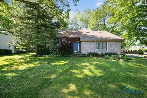 7253 Cloister Rd, Toledo, OH 43617