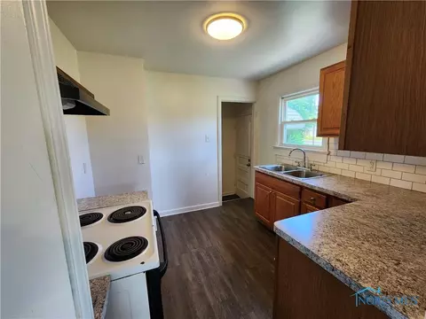 701 Marmion Ave, Toledo, OH 43607 photo 6