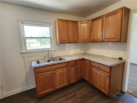701 Marmion Ave, Toledo, OH 43607 photo 8