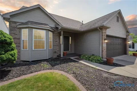 4709 Starboard Dr, Maumee, OH 43537