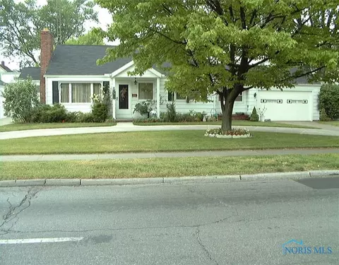 4609 Douglas Rd, Toledo, OH 43613