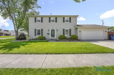 232 Easthampton Dr, Oregon, OH 43616