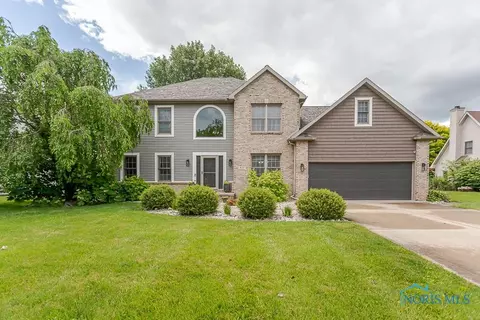 431 Hickory Ln, Waterville, OH 43566