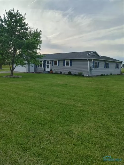 27525 Hoffman Rd, Defiance, OH 43512