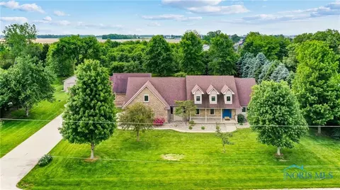 9915 E Gypsy Lane Rd, Bowling Green, OH 43402