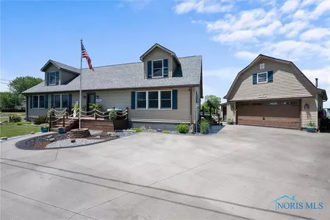 2995 W Risingsun Rd, Port Clinton, OH 43452