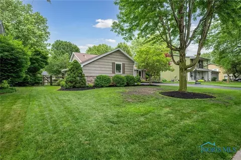 1708 Christopher Ln, Maumee, OH 43537 photo 2