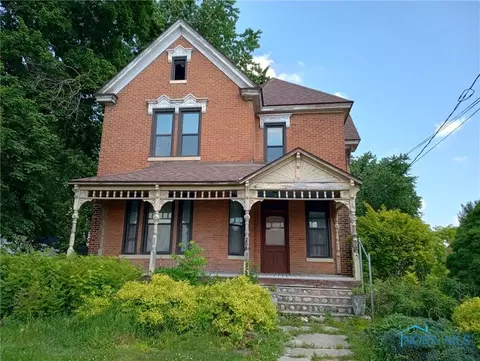 208 W North Ave, Pioneer, OH 43554