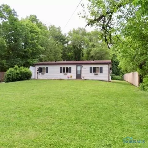 10245 Angola Rd, Swanton, OH 43558
