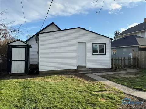 305 E Union St, Walbridge, OH 43465 photo 18