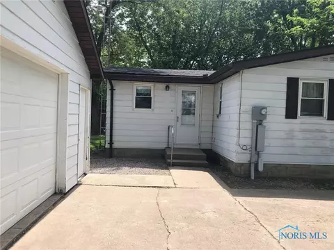 521 Elm St, Deshler, OH 43516 photo 4