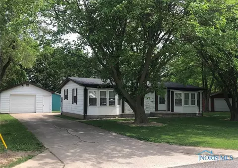 521 Elm St, Deshler, OH 43516