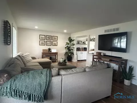 120 Amy Dr, Bryan, OH 43506 photo 3