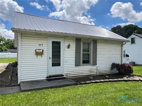 377 Spring St, Upper Sandusky, OH 43351 photo 2