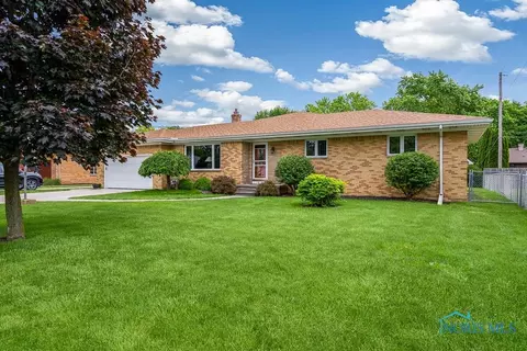145 S Berlin Ave, Oregon, OH 43616