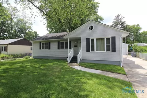 5551 Fenwick Dr, Toledo, OH 43623