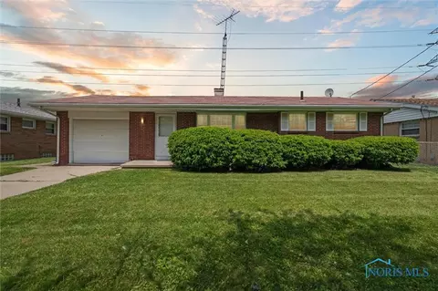 1462 Amesbury Rd, Toledo, OH 43612
