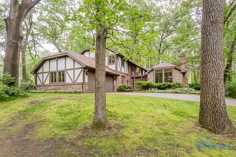7135 Manore Rd, Whitehouse, OH 43571