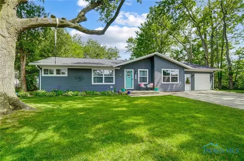 317 John Ct, Bowling Green, OH 43402
