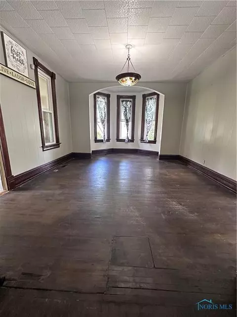 209 E Franklin St, Wharton, OH 43359 photo 4
