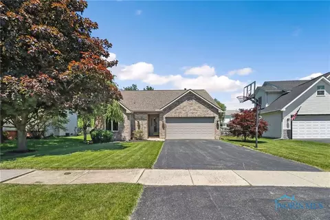 7262 Twin Lakes Rd, Perrysburg, OH 43551