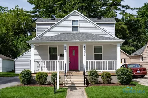 724 Pine St, Perrysburg, OH 43551