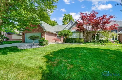 8118 English Garden Ct, Maumee, OH 43537