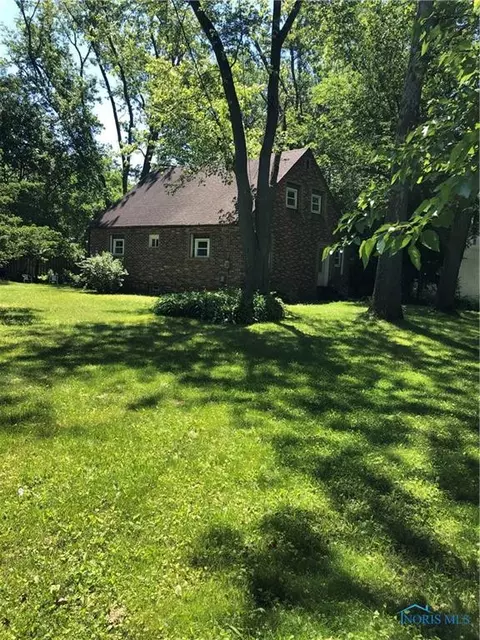 2406 Vaness Dr, Toledo, OH 43615