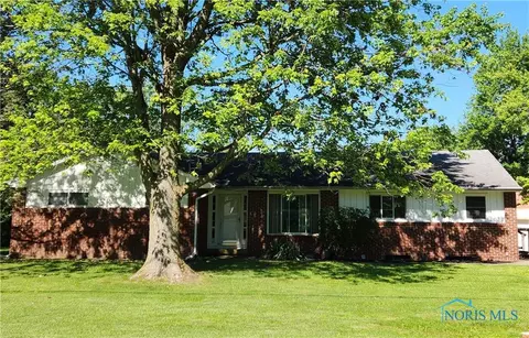 28701 White Rd, Perrysburg, OH 43551